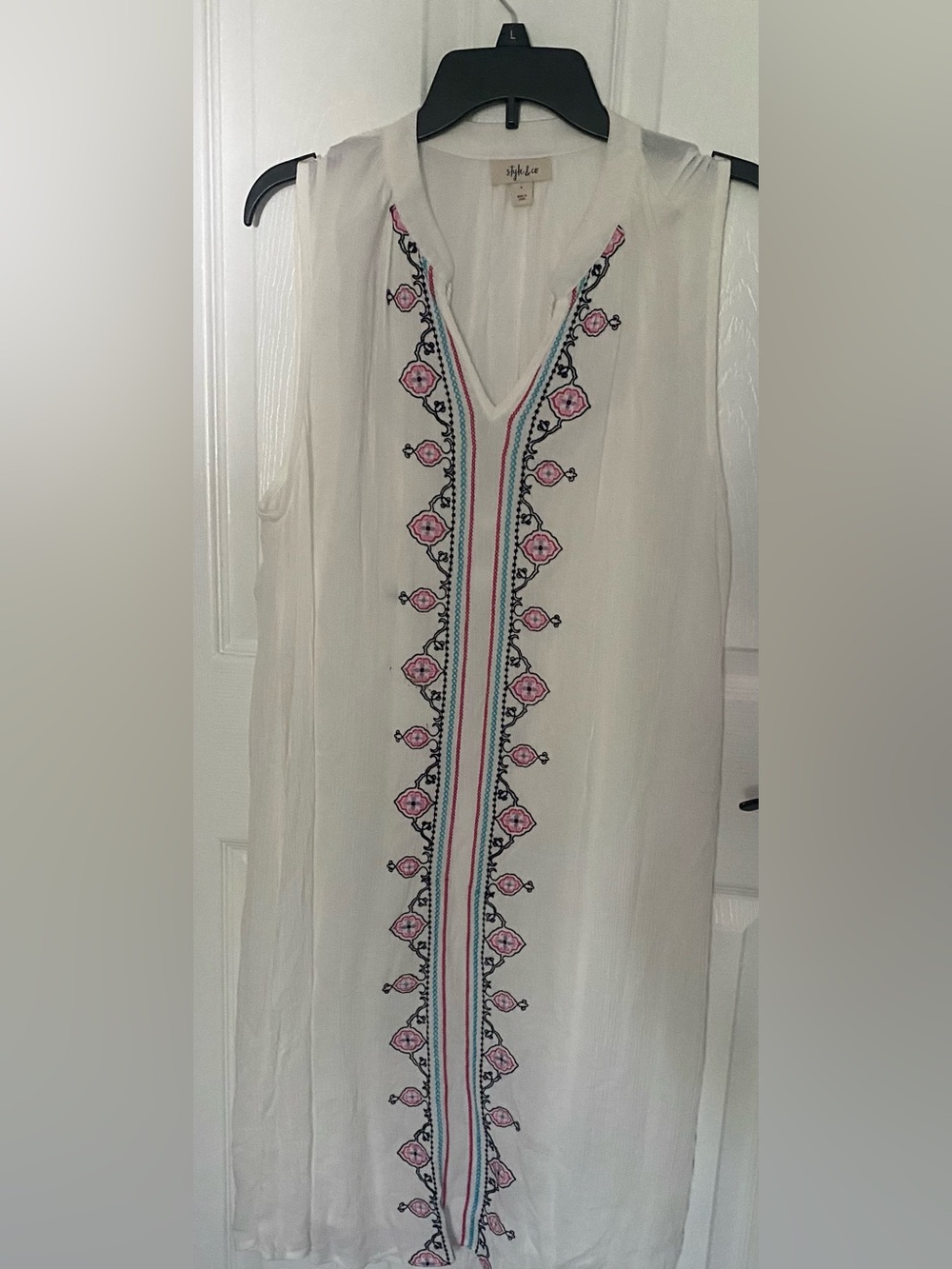 Style & Co. White Sleeveless Embroidered V-Neck lined gauze dress with Pink Trim